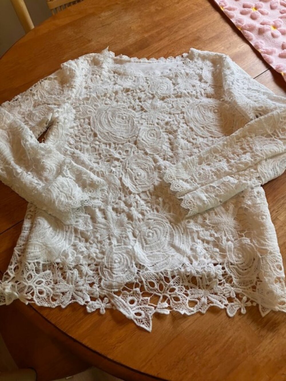 NEW Beautiful lacy top